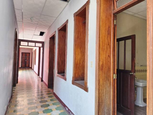 Casa en Renta para Oficinas o Bodega Zona 2 Guatemala - Image 4