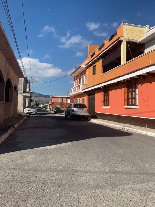 Casa en venta en Villa Canales - Image 1