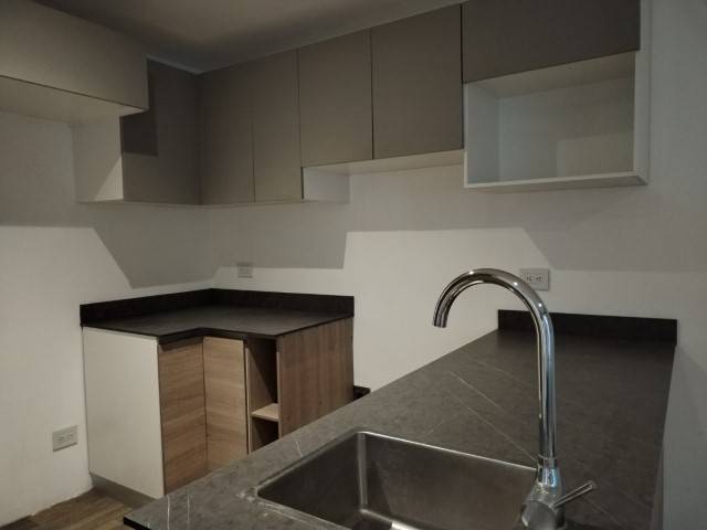 Apartamento en Renta Zona 10 cerca de Los Próceres - Miniatura 3