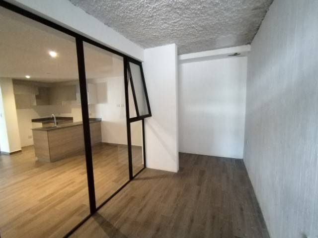 Apartamento en Renta Zona 10 cerca de Los Próceres - Miniatura 5