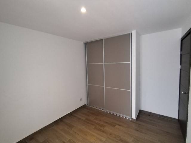 Apartamento en Renta Zona 10 cerca de Los Próceres - Miniatura 7