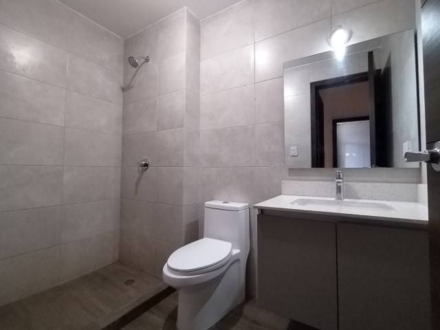 Apartamento en Renta Zona 10 cerca de Los Próceres - Miniatura 11