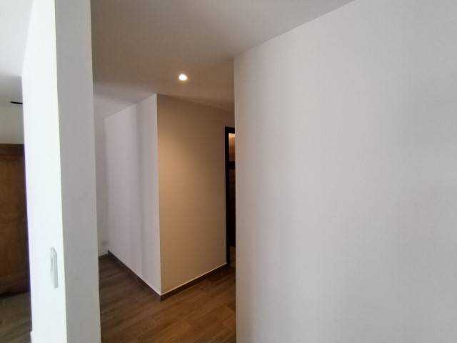 Oficina en Renta Zona 10 cerca de Bulevar Los Próceres - Miniatura 8