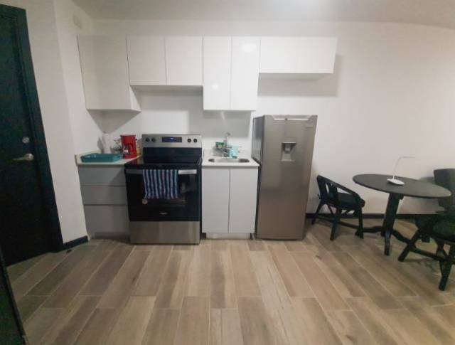 Apartamento Amueblado en Renta Zona 11, Edificio Viró - Image 3
