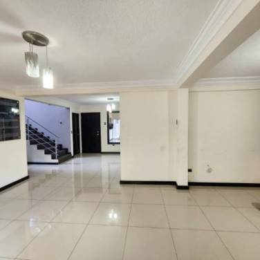 Propiedad en Renta para Uso de Empresa San Cristóbal B1 - Image 1
