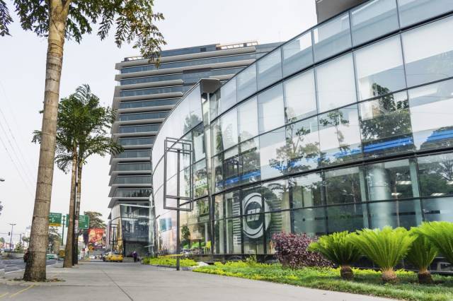 Local comercial en renta sobre la Diagonal 6 - Miniatura 5