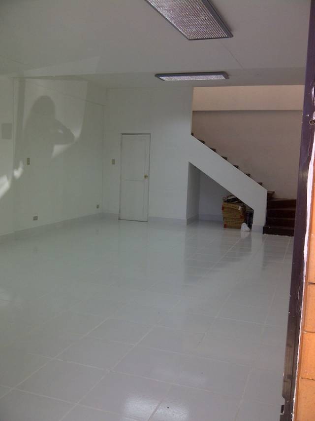En renta local comercial en la Aguilar Batres - Image 4
