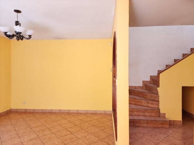 Casa en Renta Villa Nueva Colonia en Bulevar Catalina - Image 5