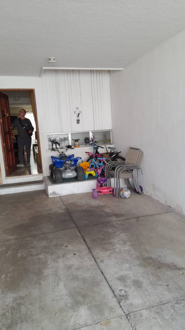 Casa en venta en zona 16 - Image 2
