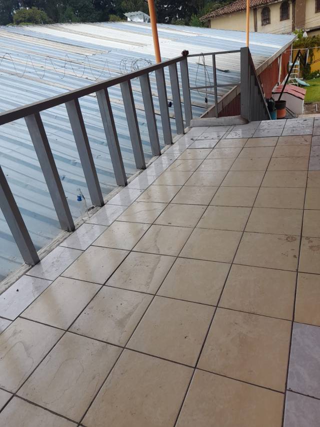 RENTO LOCAL COMERCIAL EN SAN LUCAS SACATEPEQUEZ - Image 4