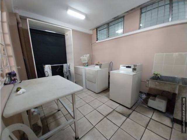 Apartamento en renta en zona 9 Ciudad - Image 1