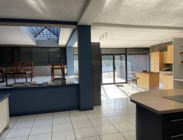 Bodega en venta en boulevarda San Cristobal - Miniatura 7