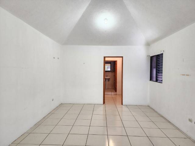 Casa en Renta Pinares de San Cristóbal, Guatemala - Miniatura 8