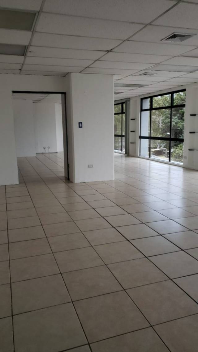 Oficina en renta en Zona 9 - Miniatura 6