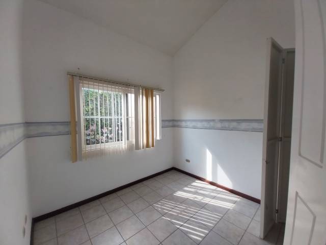 Vendo casa en altos de arrazola - Miniatura 4