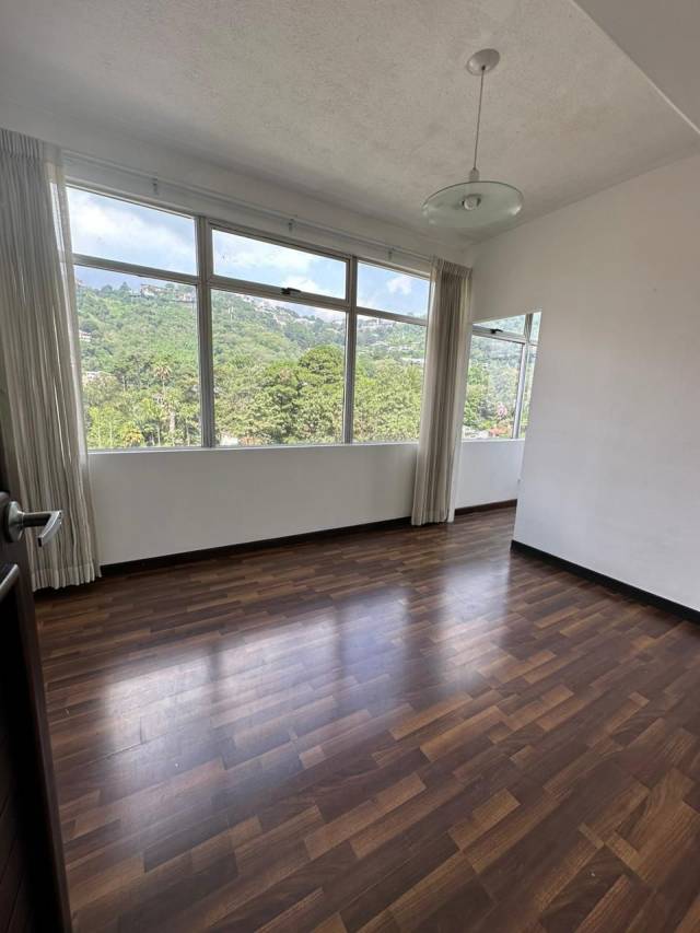 RENTO APARTAMENTO EN ZONA 15 - Miniatura 6