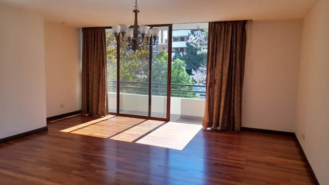 Apartamento en venta en Zona 14 - Image 4