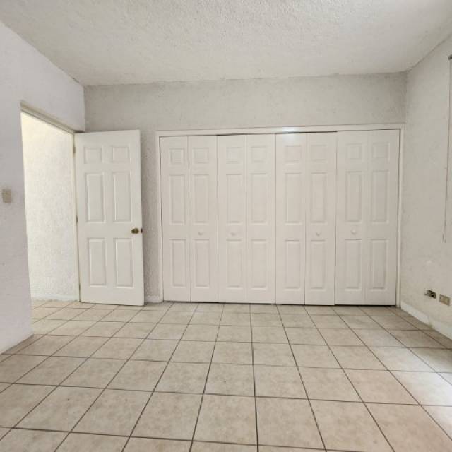 Apartamento grande en Renta Zona 15 San Lázaro - Miniatura 12