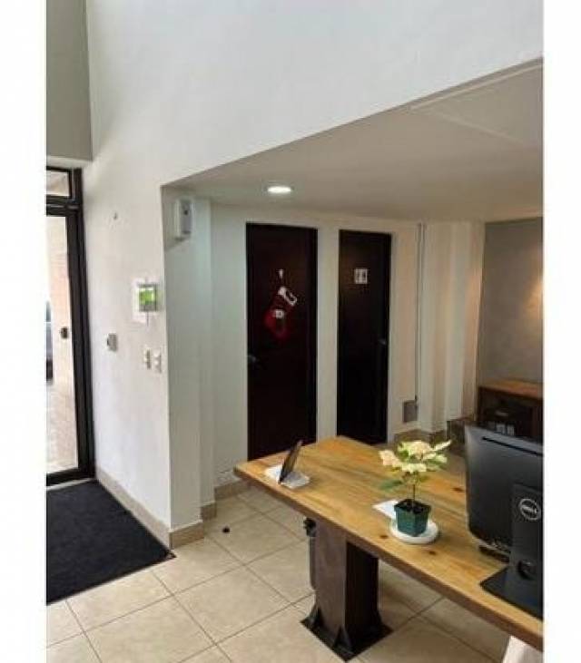 lindo Edificio de Oficinas en Renta!! - Image 3