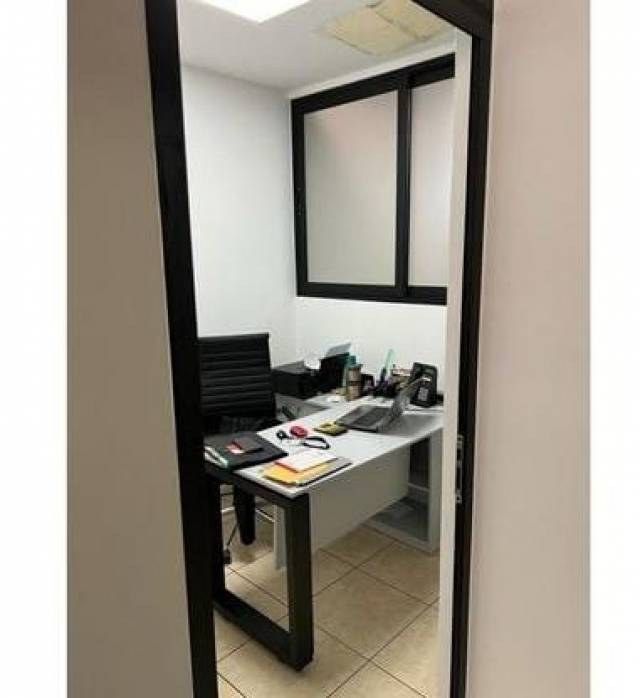 lindo Edificio de Oficinas en Renta!! - Image 4