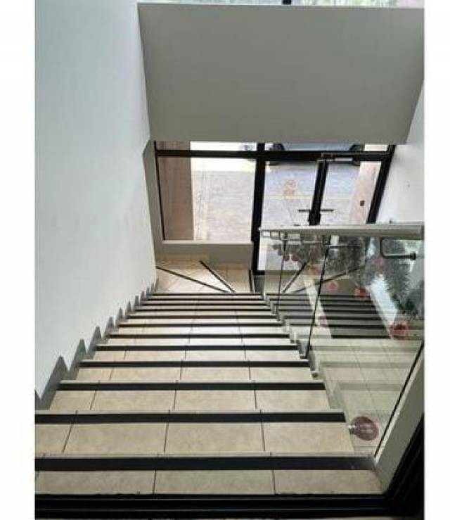 lindo Edificio de Oficinas en Renta!! - Miniatura 6
