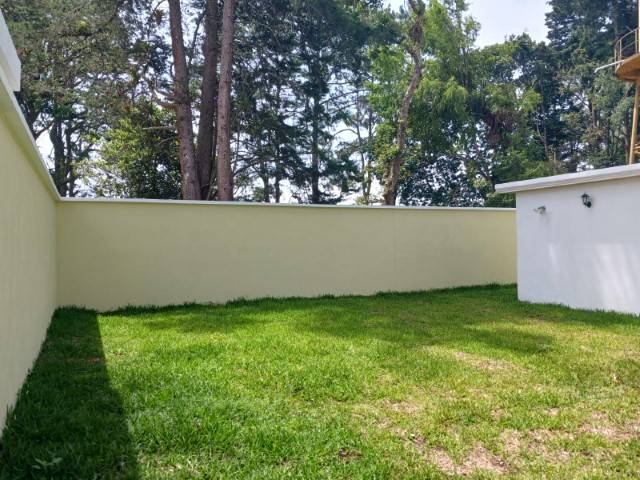 Casa de Un Nivel y Jardín en Venta, Arrazola Fraijanes - Image 4