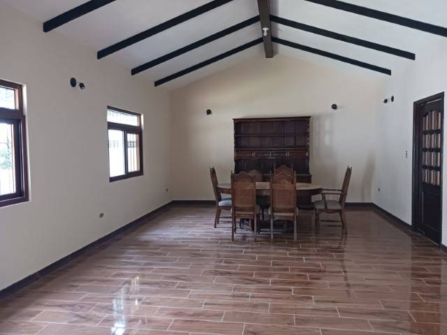 Casa de Un Nivel y Jardín en Venta, Arrazola Fraijanes - Miniatura 6