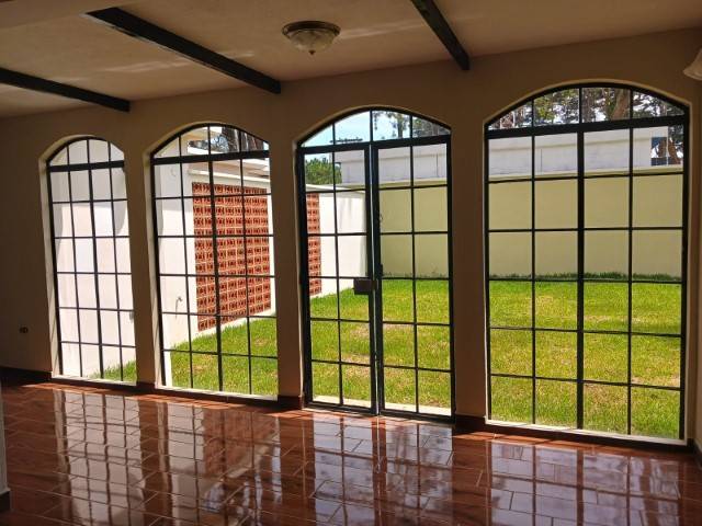 Casa de Un Nivel y Jardín en Venta, Arrazola Fraijanes - Miniatura 7
