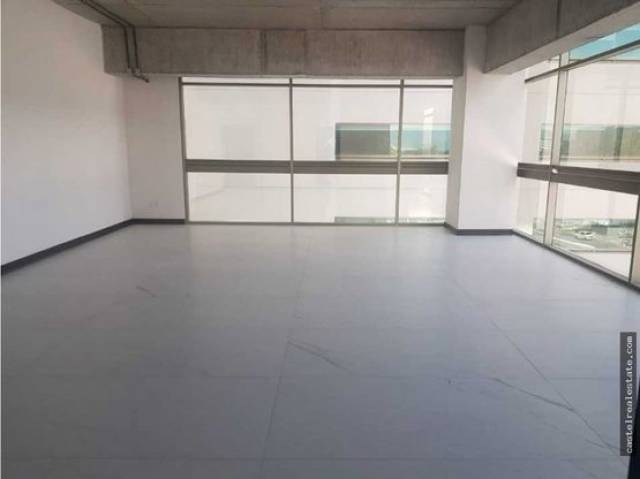 Rento linda Oficina nueva en zona 10 - Miniatura 2