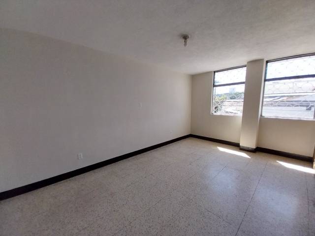 Apartamento en renta zona 9. - Image 3