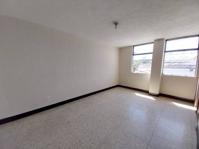 Apartamento en renta zona 9. - Image 4
