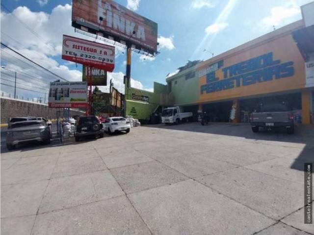 Local comercial y bodega en renta sobre la interamericana - Image 2