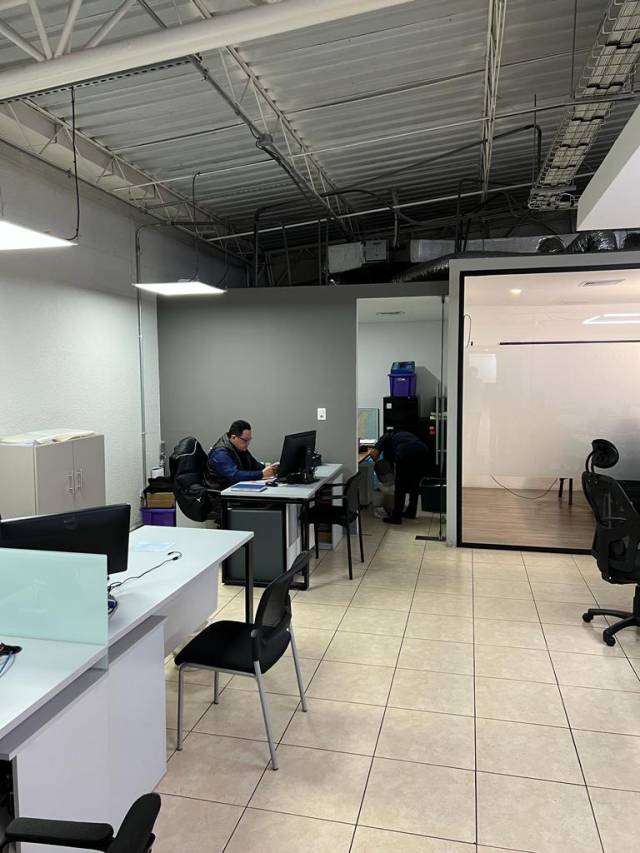 EDICIFIO DE OFICINAS EN RENTA ZONA 13 - Image 2