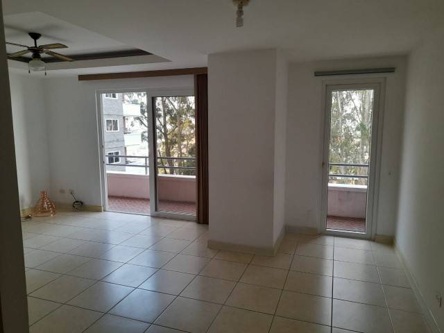 Apartamento en Renta Jardines de La Floresta con Balcón - Image 2