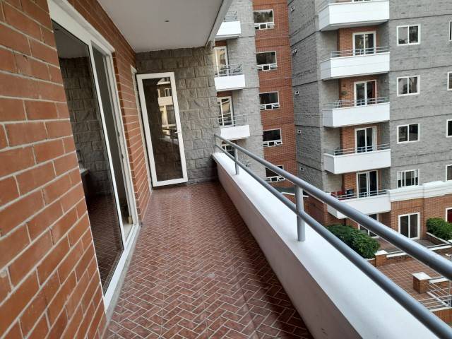 Apartamento en Renta Jardines de La Floresta con Balcón - Image 4