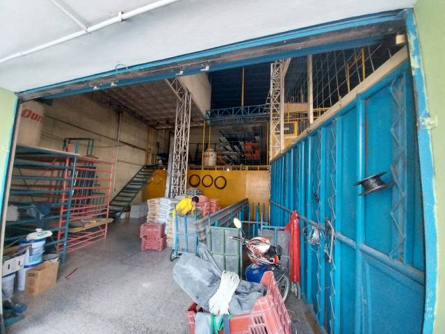 LOCAL COMERCIAL Y BODEGA EN RENTA SOBRE INTERAMERICANA - Miniatura 2