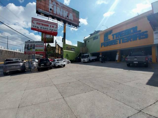 LOCAL COMERCIAL Y BODEGA EN RENTA SOBRE INTERAMERICANA - Miniatura 5