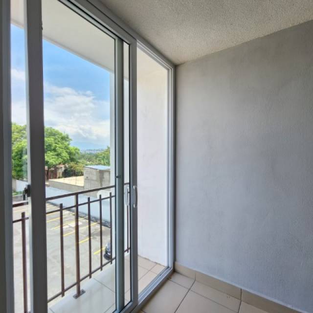 Apartamento en Renta Los Alamos San Miguel Petapa - Image 4
