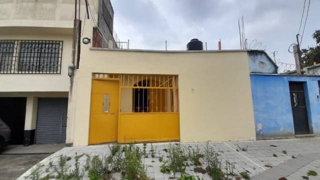 Casa en Venta Zona 18 Colonia Atlantida - Image 1