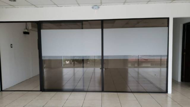 Oficina en renta en zona 9 - Miniatura 7