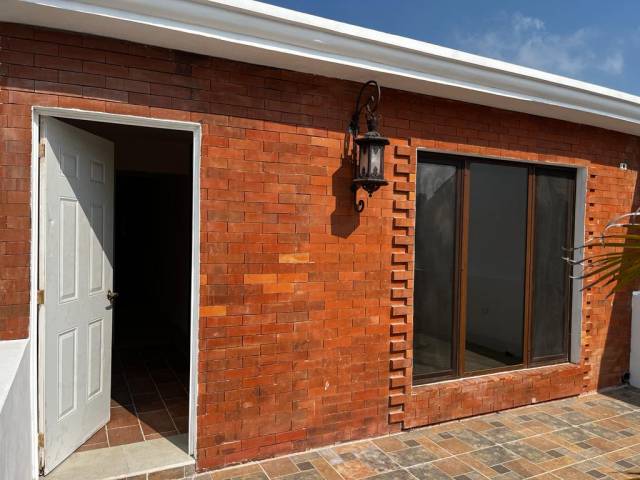 VENDO CASA EN ZONA 16, HACIENDA REAL - Miniatura 7