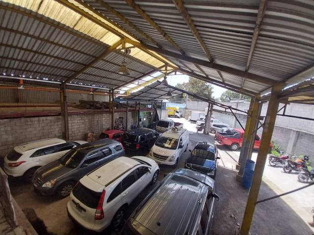 TERRENO CON LOCALES COMERCIALES Y PARQUEOS EN ZONA 11 EN VENTA - Image 3