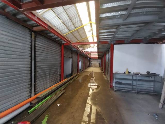 TERRENO CON LOCALES COMERCIALES Y PARQUEOS EN ZONA 11 EN VENTA - Miniatura 8