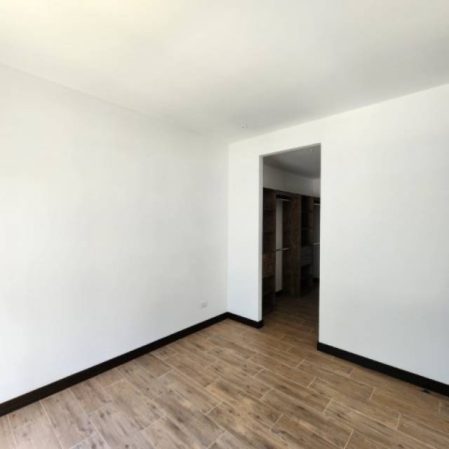 Apartamento en Renta Habitat Ciudad Vieja Zona 10 - Miniatura 9