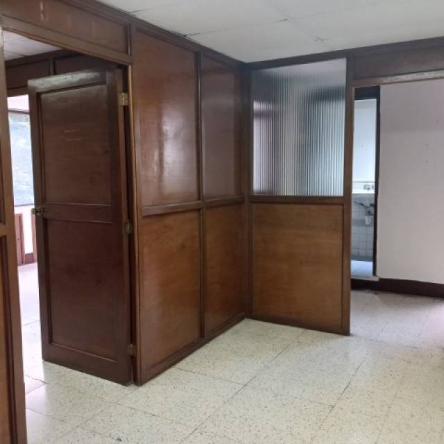 Oficina en Renta Edificio Reforma Montufar Zona 10 - Miniatura 2