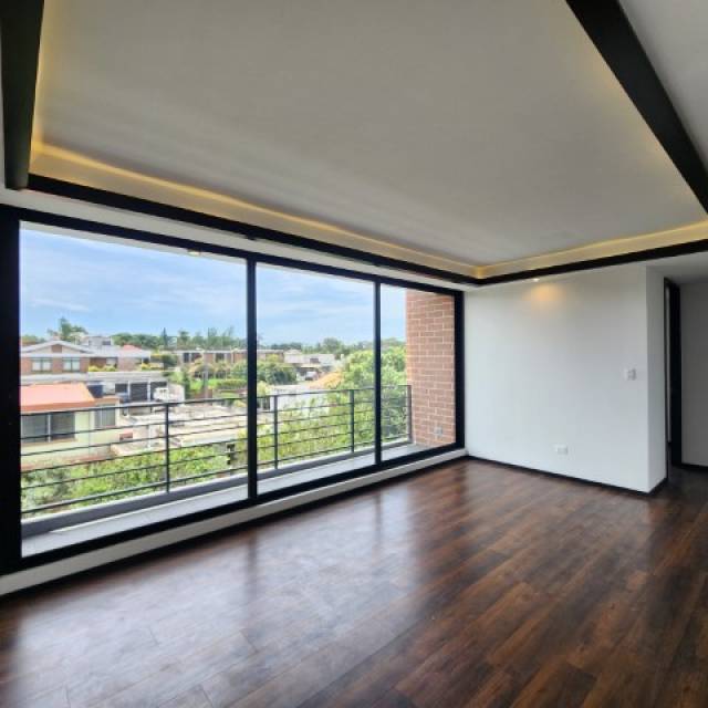 Apartamento en Venta de 3 habitaciones y balcón Zona 12 - Image 2