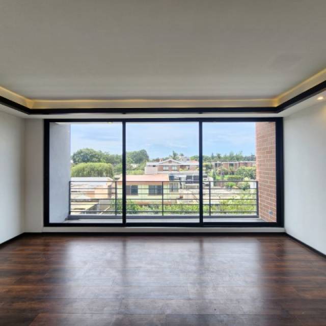 Apartamento en Venta de 3 habitaciones y balcón Zona 12 - Image 3