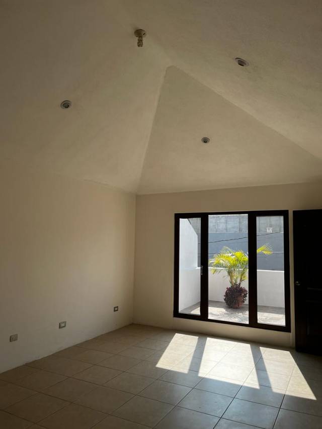 VENDO CASA EN HACIENDA REAL ZONA 16 - Miniatura 6