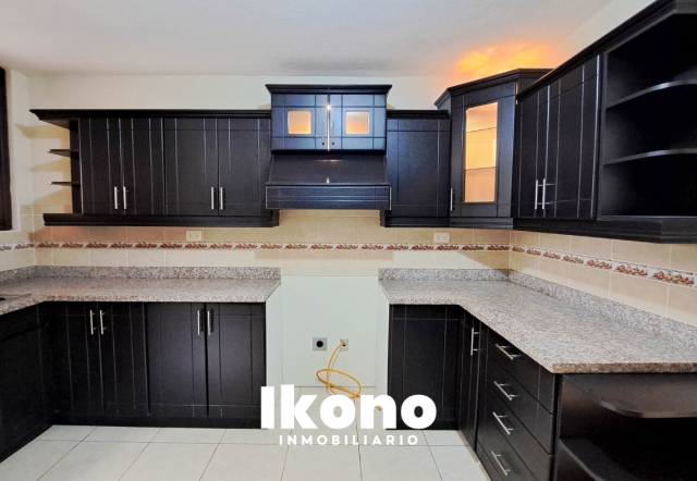 Casa de tres habitaciones en renta en zona 7 de Mixco - Image 4