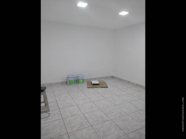 Oficina en Renta en zona 10 - Image 3